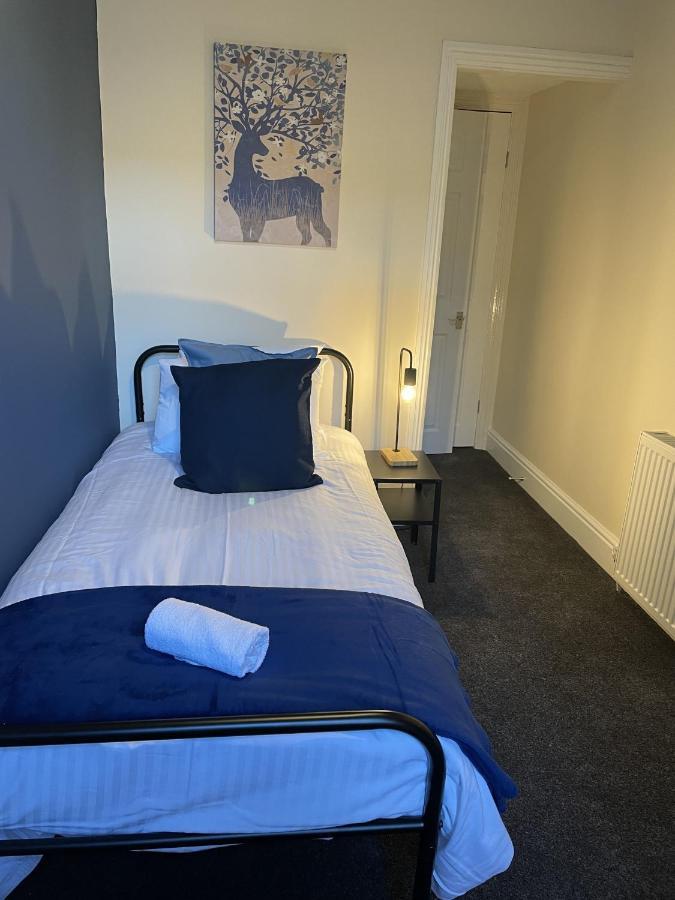 Howe - Newly Refurbished 2 Bedroom Flat Free Parking 盖茨黑德 外观 照片